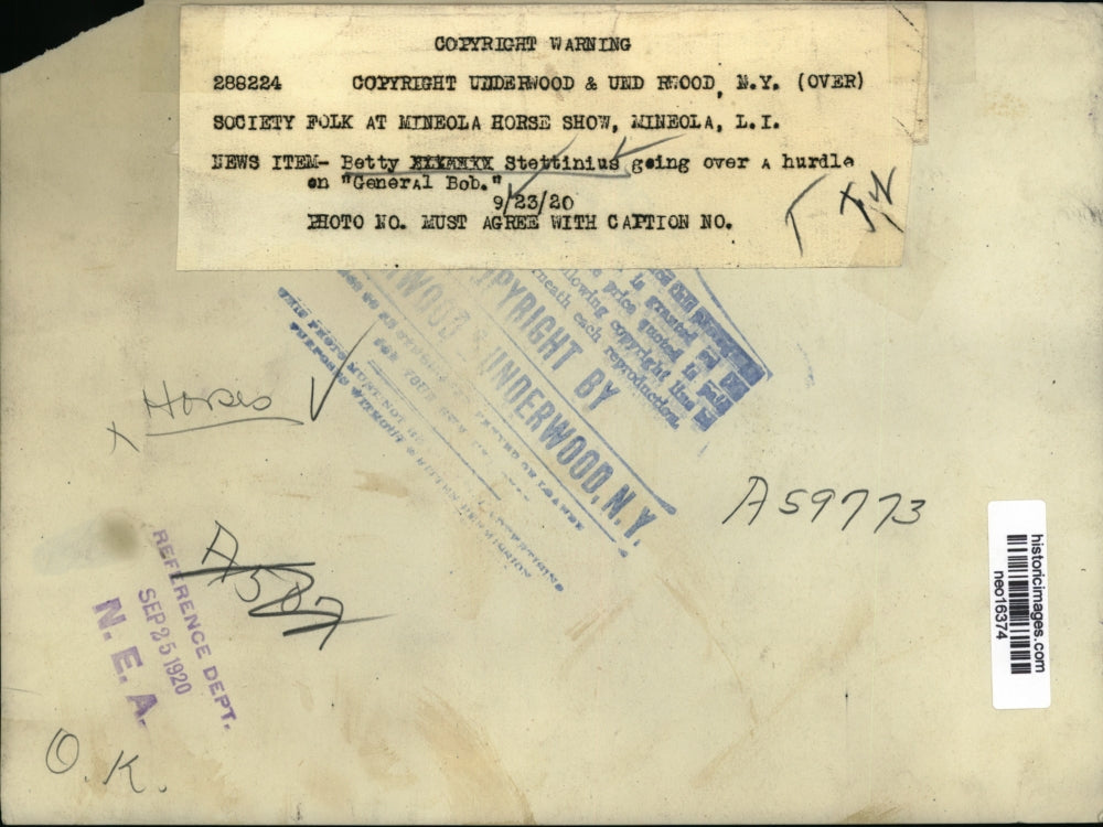 1920 Press Photo Betty Stettinius on General Bob over a hurdle at Mineola show