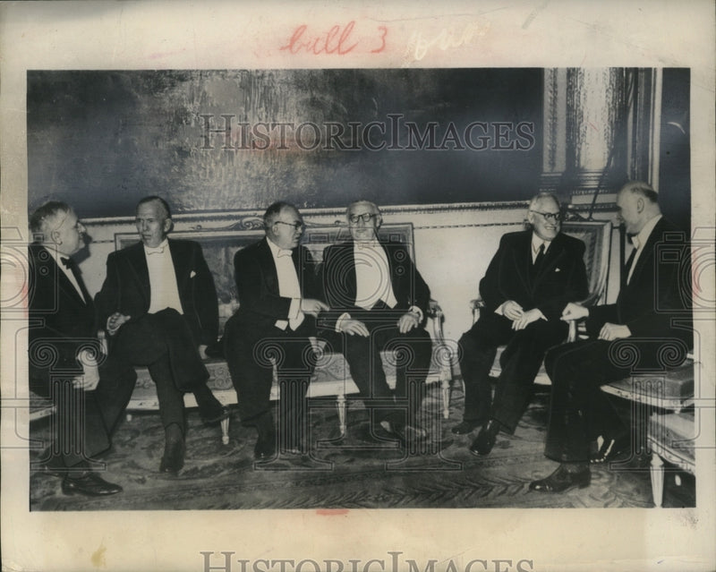 Load image into Gallery viewer, 1948 Press Photo Herbert Evatt of Australia at Paris meeting with George Marshal
