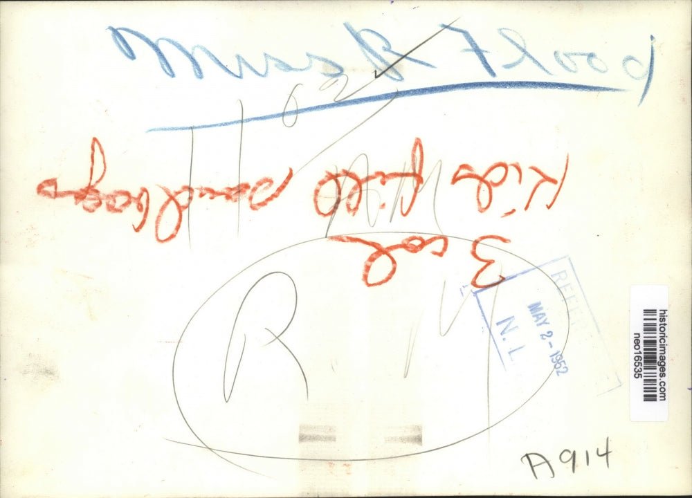 1952 Press Photo Mississippi flood refugees fill sandbags - neo16535