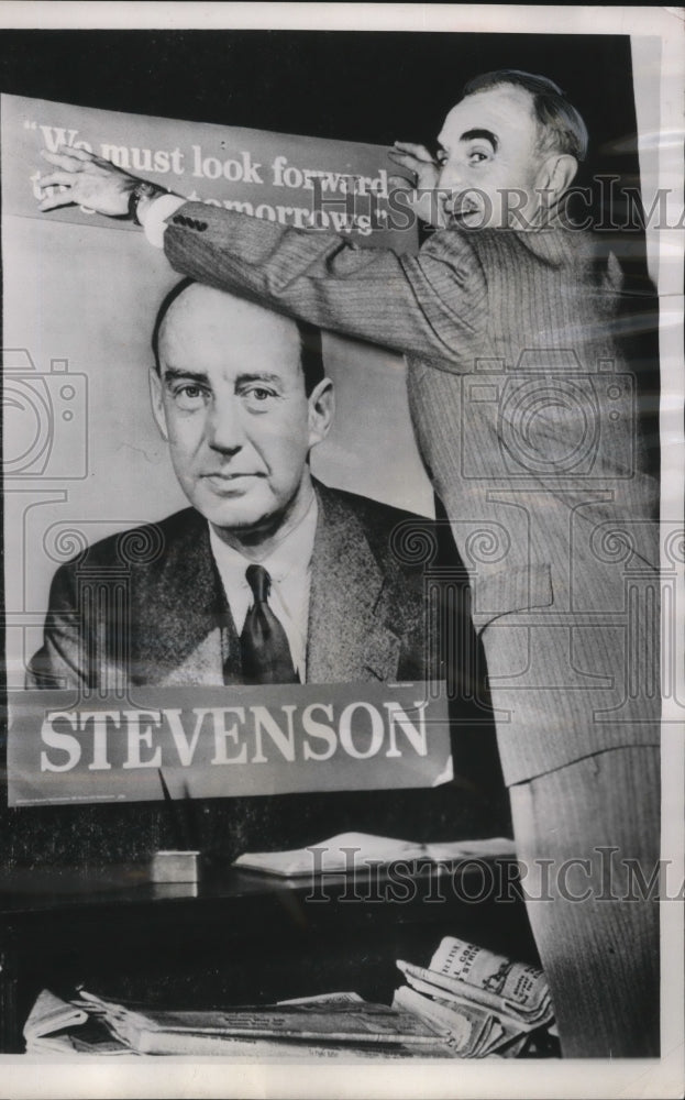 Load image into Gallery viewer, Press Photo Senator Wayne L Morse Puts up Adlai Stevenson after Resignation

