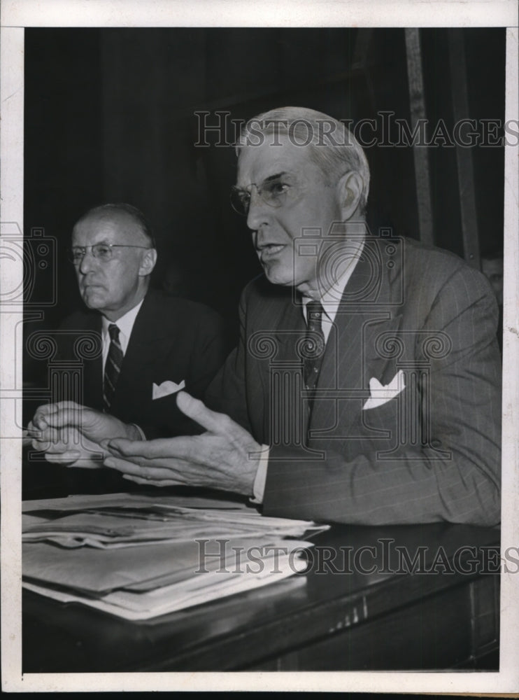 1944 Press Photo Cilliam C. Clayton Seeks to Curb Merchants' Sales of War Mat.