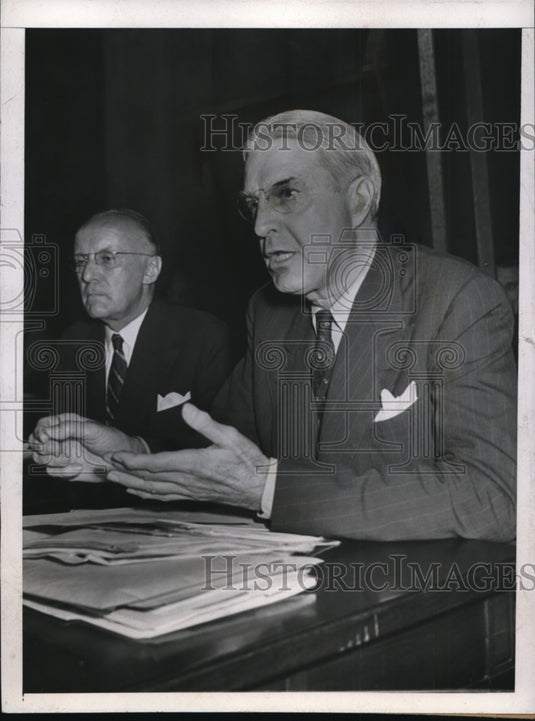 1944 Press Photo Cilliam C. Clayton Seeks to Curb Merchants' Sales of War Mat.