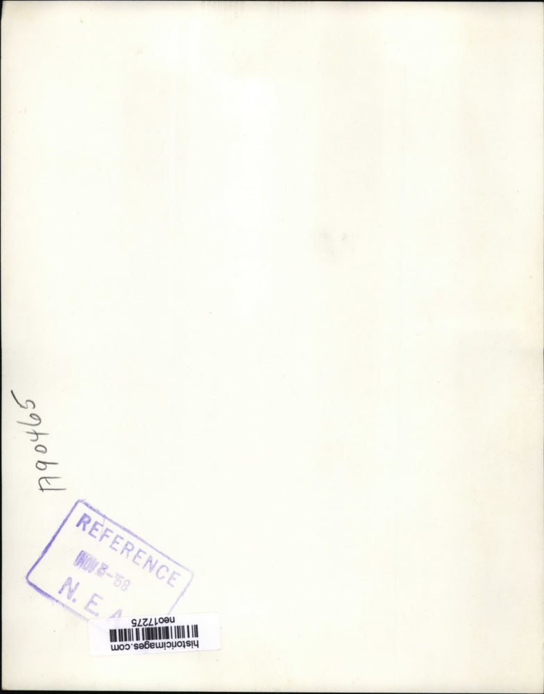 1958 Press Photo Reid Neufer scientist at Anchorage Alaska with IGY lab