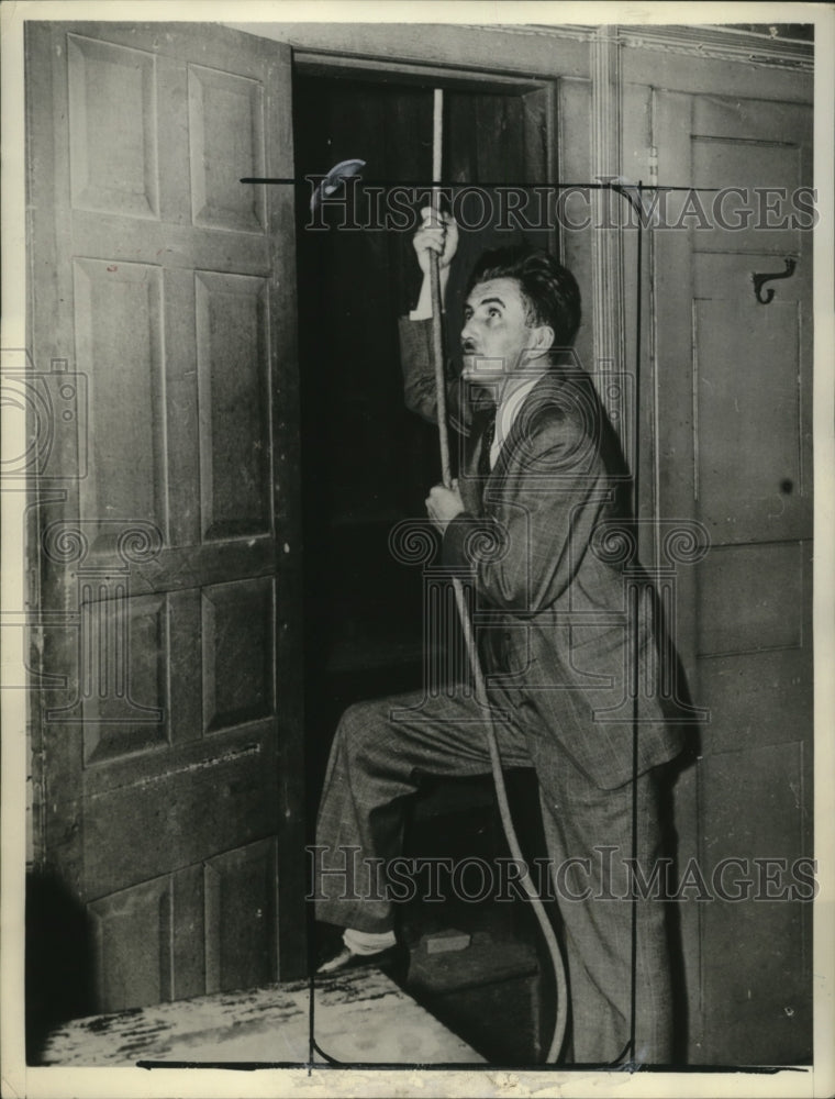 Load image into Gallery viewer, Press Photo A. Keith Barrowcliff Under sheriff belfry for courthouse
