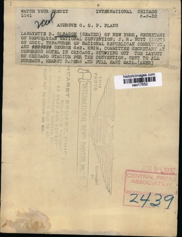 Load image into Gallery viewer, 1932 Press Photo LaFayette B. Gleason, J.R. Nutt &amp; George Keim at Congress Hotel
