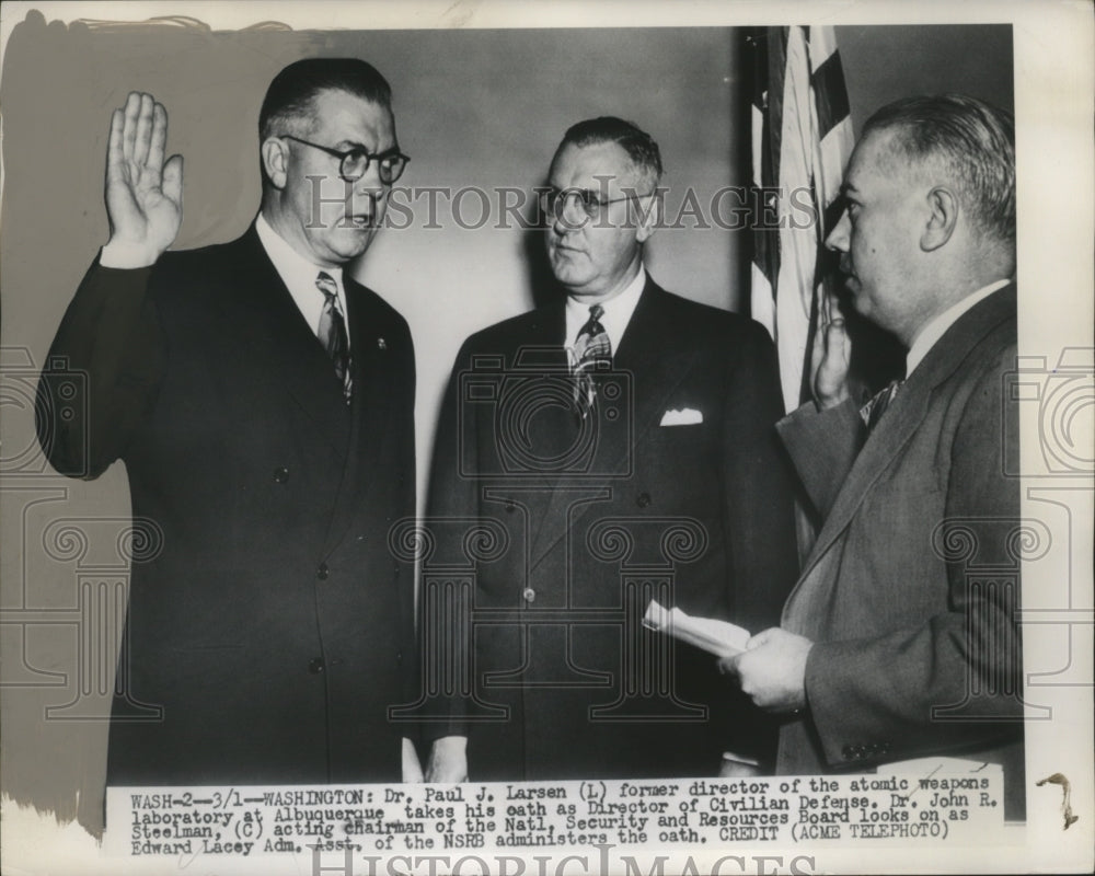 1950 Press Photo Dr. Paul J. Larson, Director of the Atomic Weapons Lab in NM