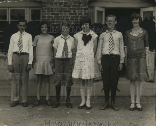 1928 Press Photo Three sets of twin children at a school building - neo17875