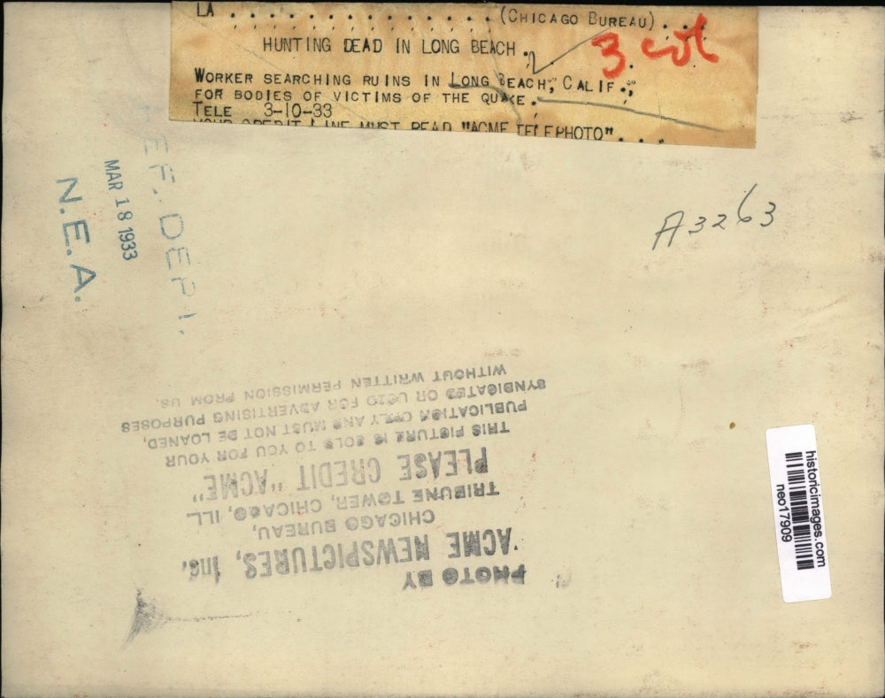 1933 Press Photo Rescue workers search for earthquake victims Long Beach CA