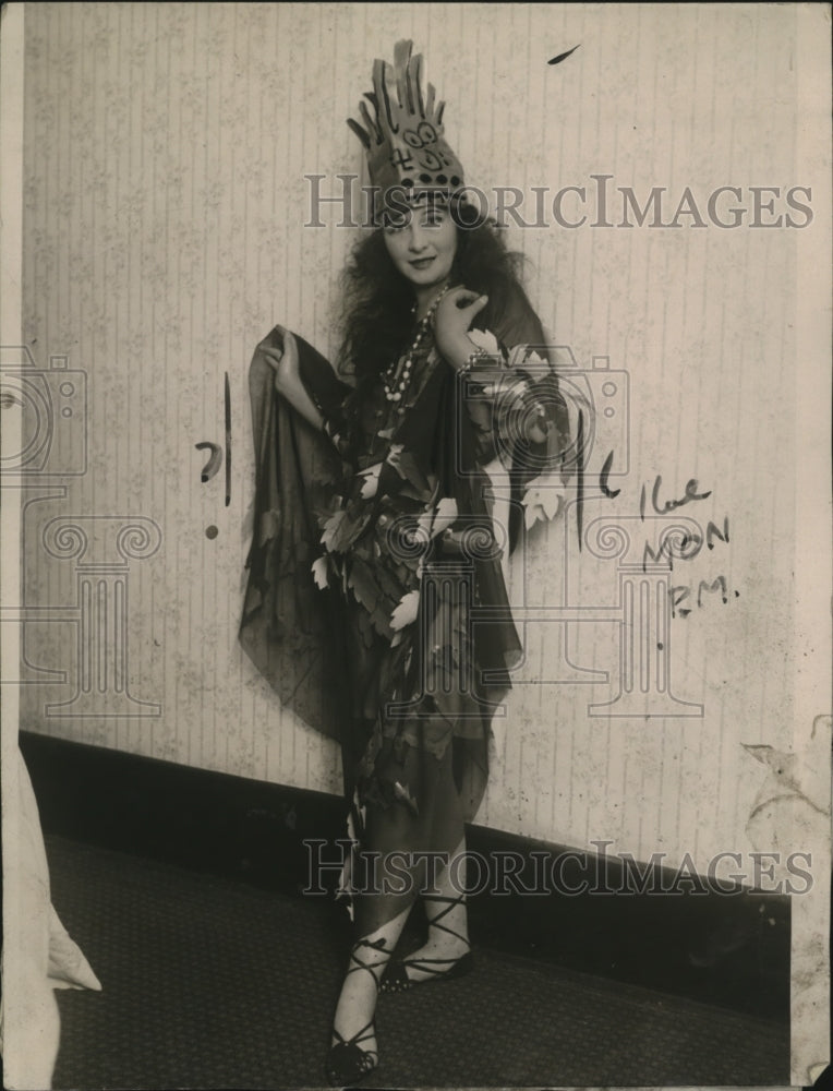 1921 Press Photo Margie Wilson in New Years Eve Artist's Ball Costume