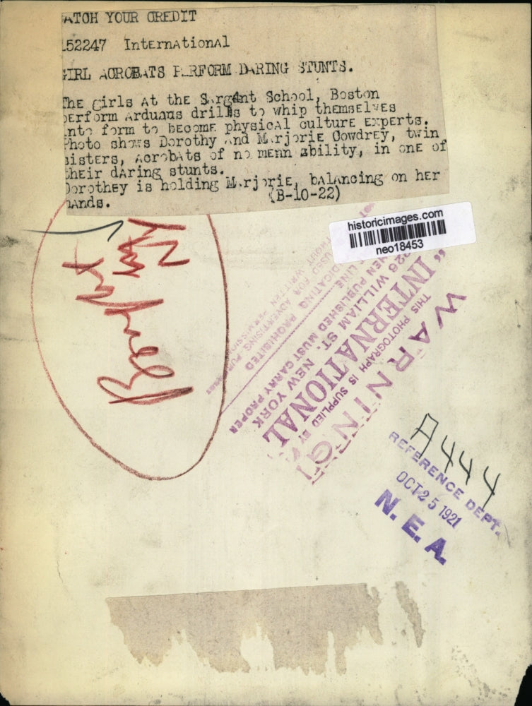 1922 Press Photo Acrobats Dorothy & Marjorie Cowdrey at Sargent School, Boston