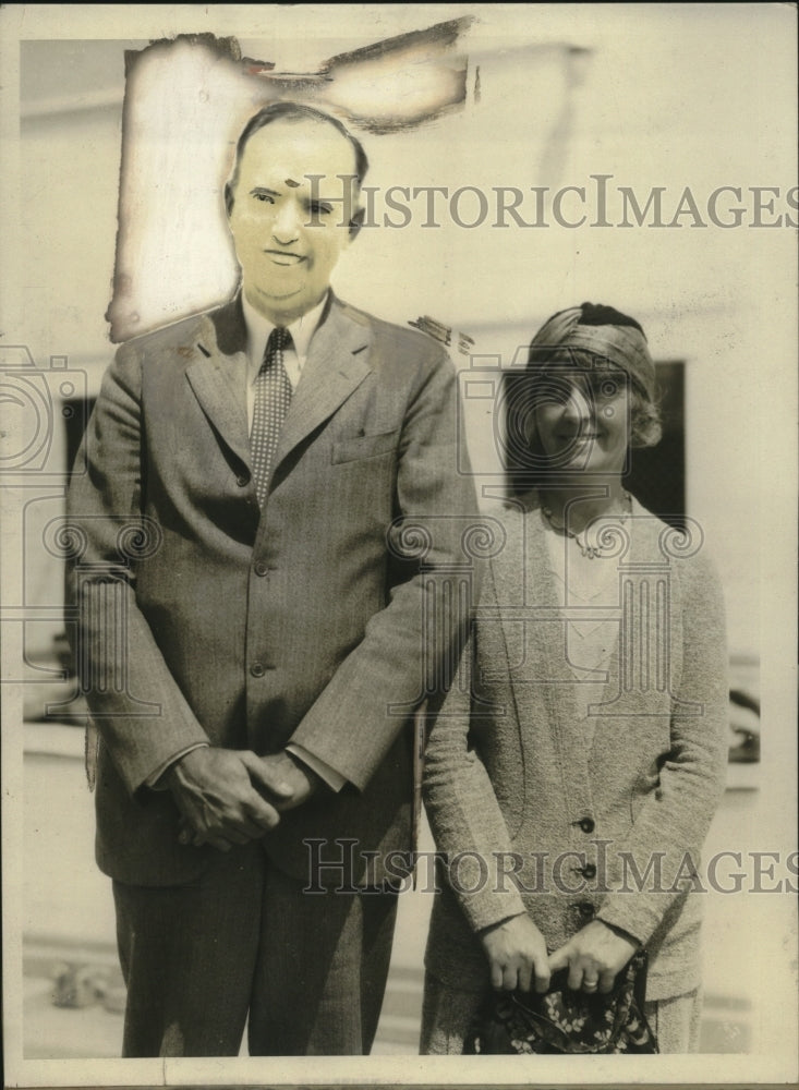 1930 Press Photo A.C. Fleury of USDA & Wife Boarding S.S. Los Angeles