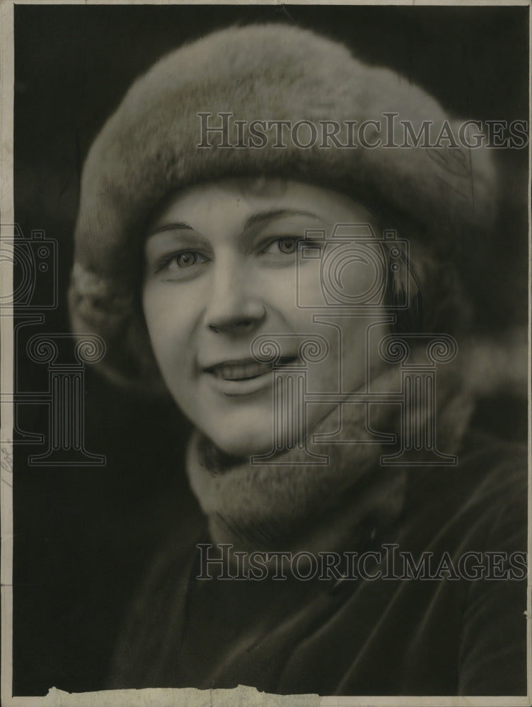 1922 Press Photo Mrs. Robert J. Phillips, Husband Ordered to Calcutta, india