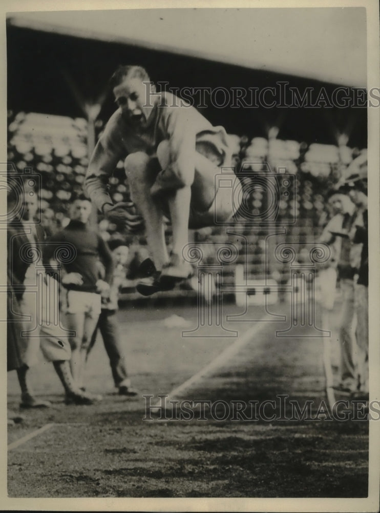 1926 Press Photo Clarkson Bailey, High Jumper of Corvallis, Oregon - neo19013