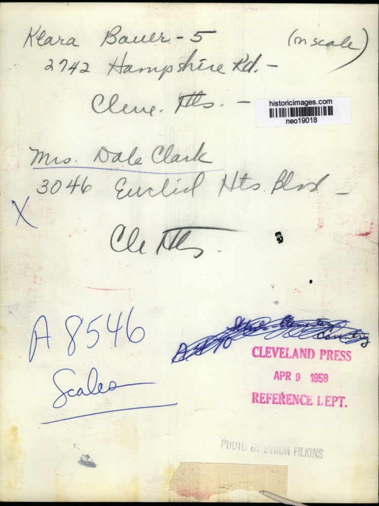 1958 Press Photo Klara Bauer Measured by Dale Clark on Scale - neo19018