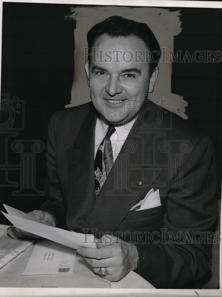 Load image into Gallery viewer, 1951 Press Photo Franklin A Polk at his office desk - neo19046
