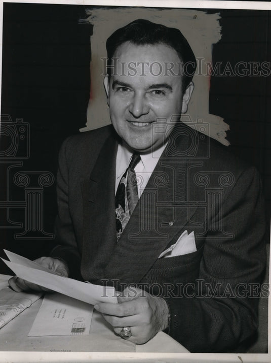 1951 Press Photo Franklin A Polk at his office desk - neo19046