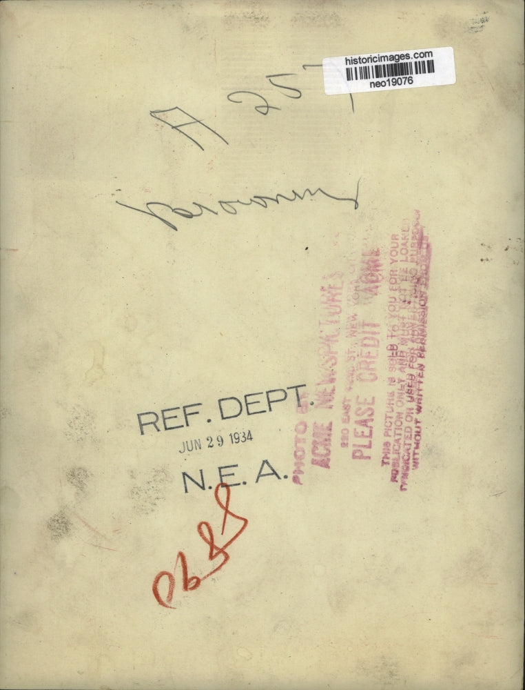 1934 Press Photo Mr Brownen in suit wih flower in his lapel - neo19076