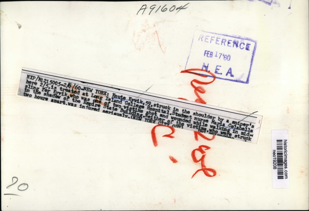 1960 Press Photo Knute Kyvic treated for sniper wound at Long Island Hospital