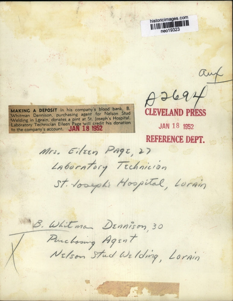 1952 Press Photo B. Whitman Dennison donates to St. Joseph Hospital Eileen Page