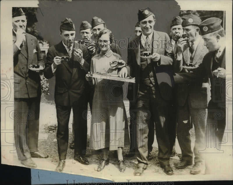 Load image into Gallery viewer, 1927 Press Photo Salvation Army's Ms. Helen Purviance of NY &amp; French Legionaires
