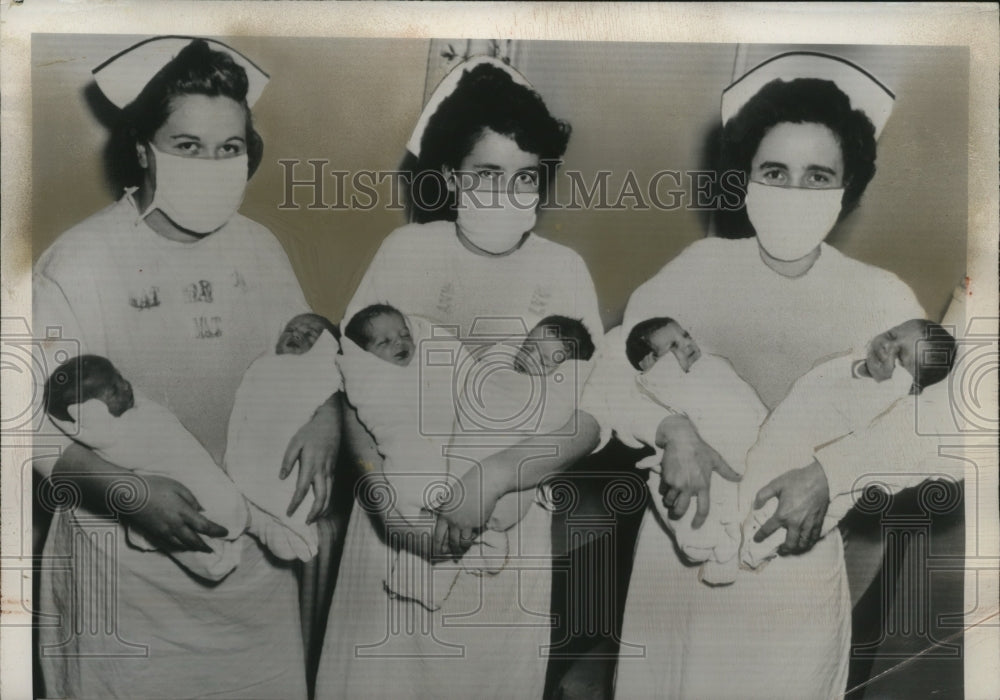 1948 Press Photo Nurses Hold Three Sets of Twins in Highland Hospital, NY
