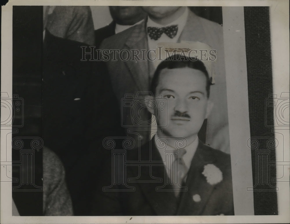 1938 Press Photo Alfred Phillips & other men at a meeting - neo19611
