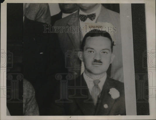1938 Press Photo Alfred Phillips & other men at a meeting - neo19611