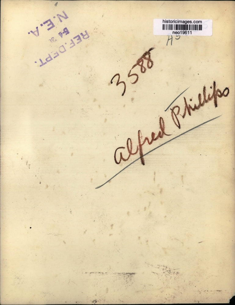 1938 Press Photo Alfred Phillips & other men at a meeting - neo19611