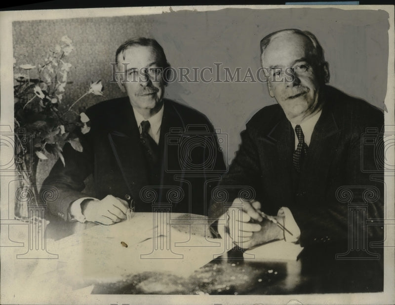 Load image into Gallery viewer, 1928 Press Photo Dr. Hubert Work Resigns to James Good of Chicago, Hoover Cmpgn
