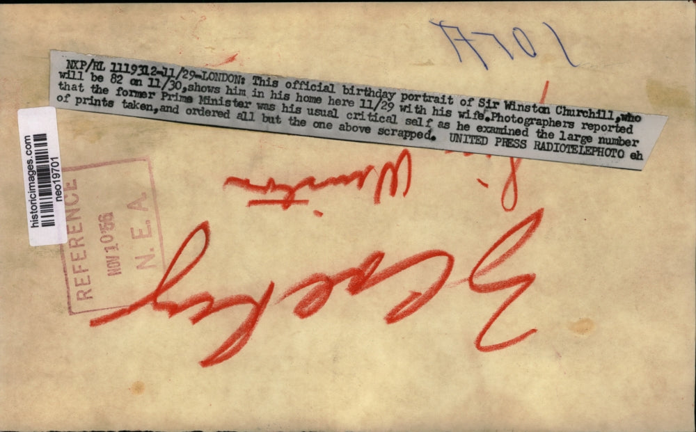 1956 Press Photo Official Birthday Portrait of Sir Winston Churchill with Wife