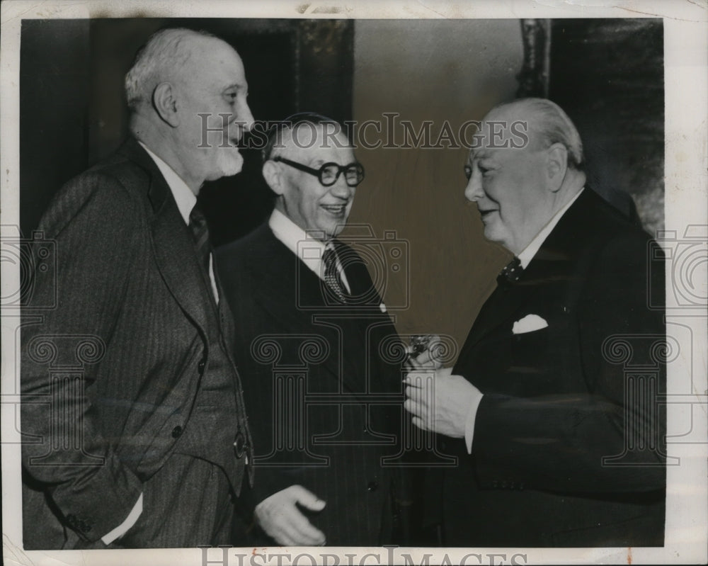 1951 Press Photo Winston Churchill Chats with Count Carlo Sforza &amp; Ernest Bevin