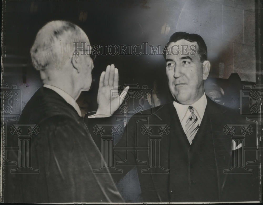 1949 Press Photo Chester Bowles Sworn In as Governor of Connecticut - neo19769
