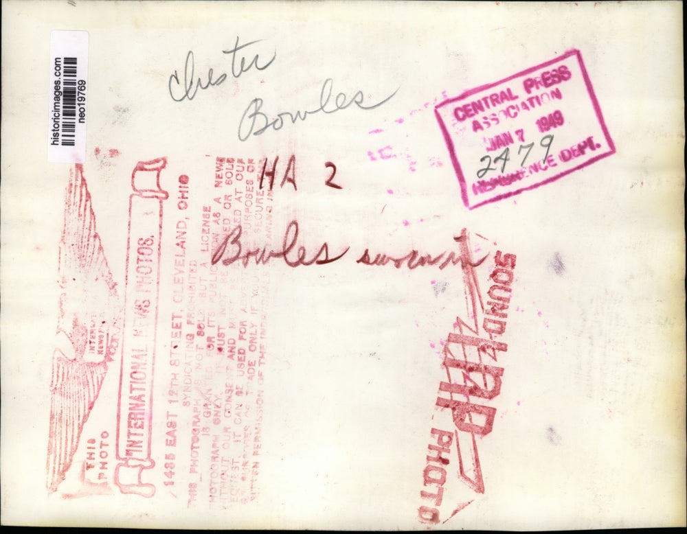 1949 Press Photo Chester Bowles Sworn In as Governor of Connecticut - neo19769