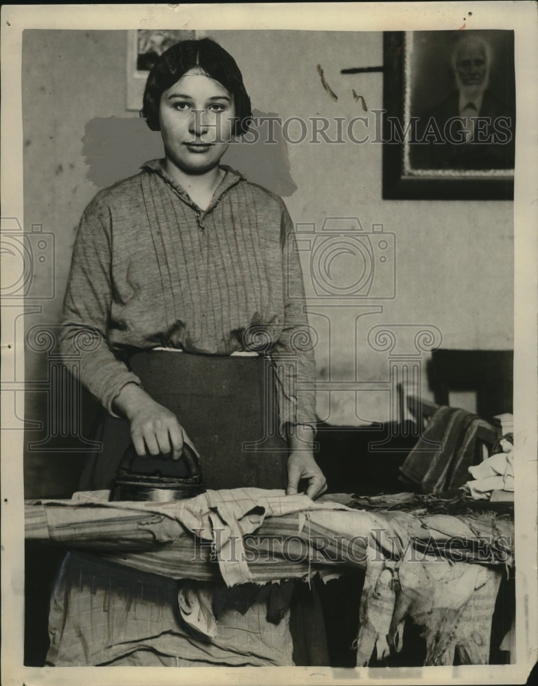 1928 Press Photo Viola Opfar, Miner's Daughter in Elizabeth, Pennsylvania