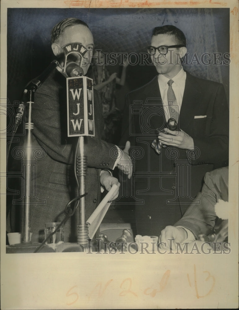 Load image into Gallery viewer, 1955 Press Photo Frank Kuchichuk wins a Guild award on WJW radio - neo20449
