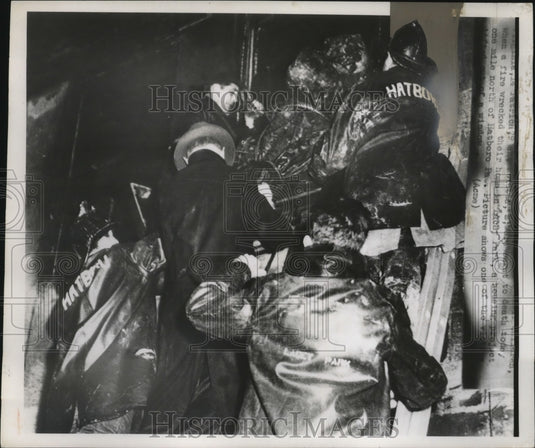 1950 Press Photo Fire Wrecks Pennsylvania Home - neo20649