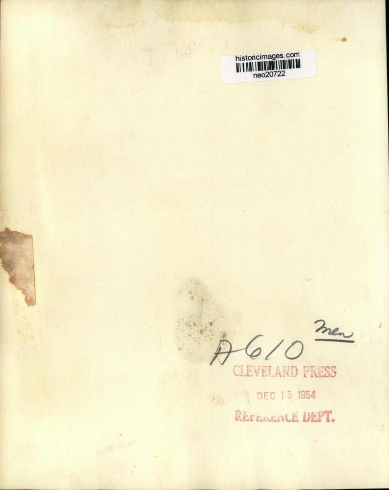 1954 Press Photo George Faust, 95, Shows Grandson Hard Way to Do Push-Ups