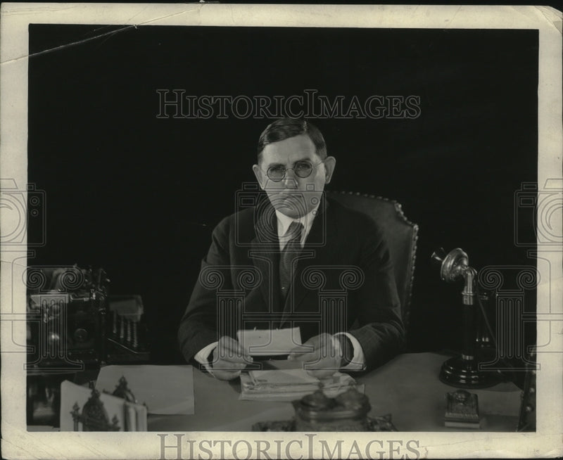 Load image into Gallery viewer, 1921 Press Photo Peter B. Kyne, Author Who Wrote "Cappy Ricks" - neo20833
