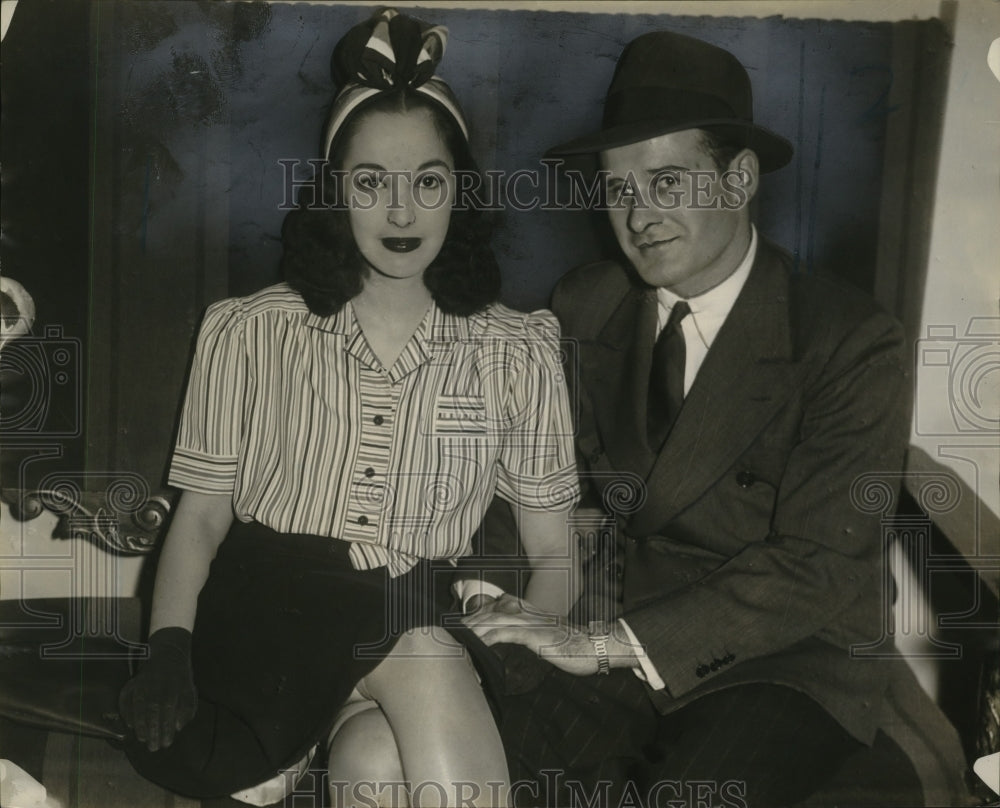 1939 Press Photo Jikes & Bride - neo20864