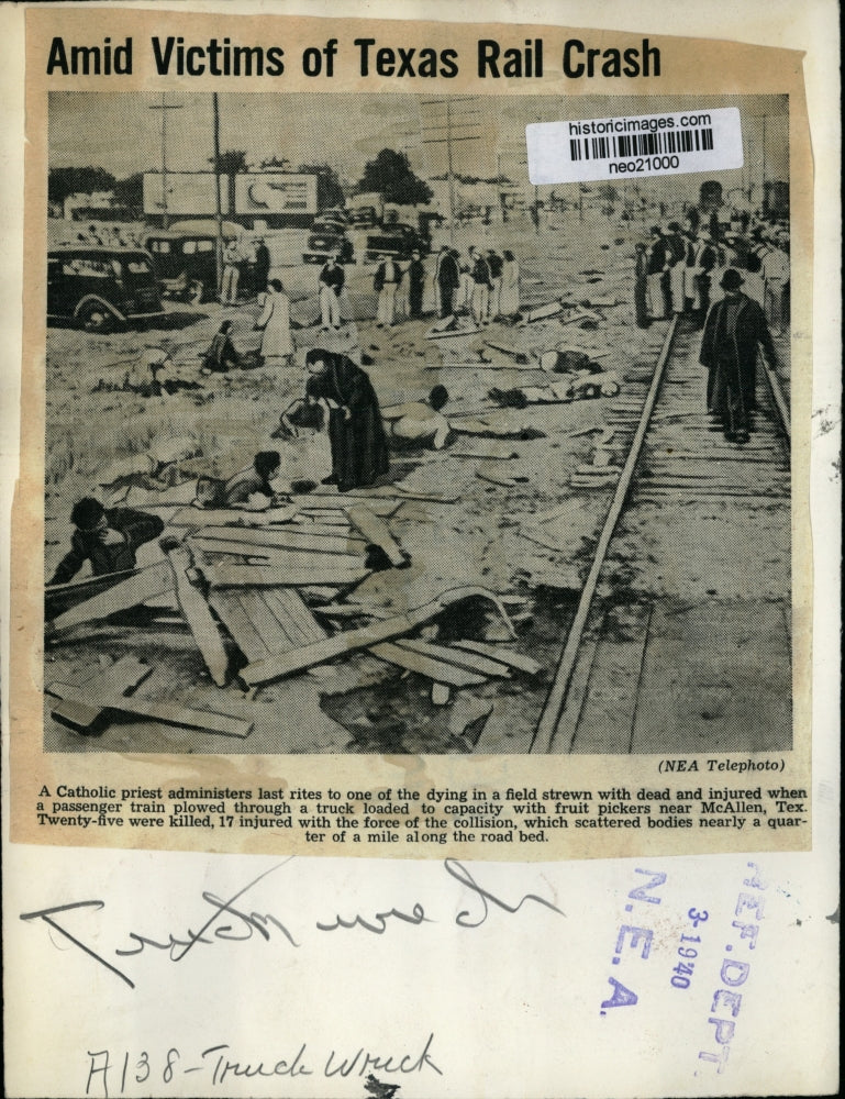 1940 Press Photo Priest Administers Last Rites to Dying Person Amid Train Wreck
