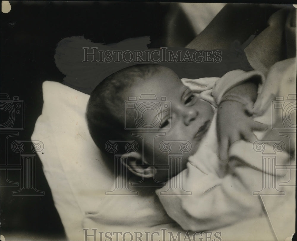 1927 Press Photo Baby Dau Smith of Mrs. Sam Smith of Cleveland, OH - neo21007