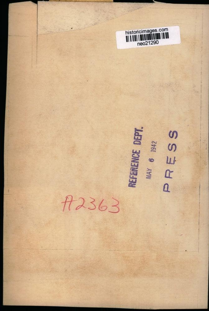 1942 Press Photo David and His Mother Making Food - neo21290