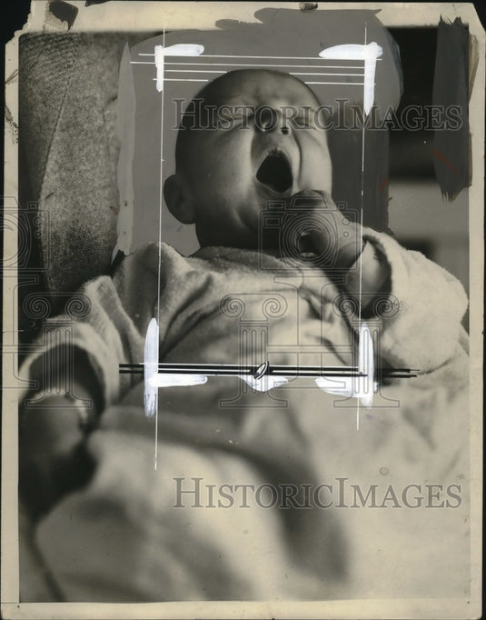 1924 Press Photo Weary Baby - neo21397