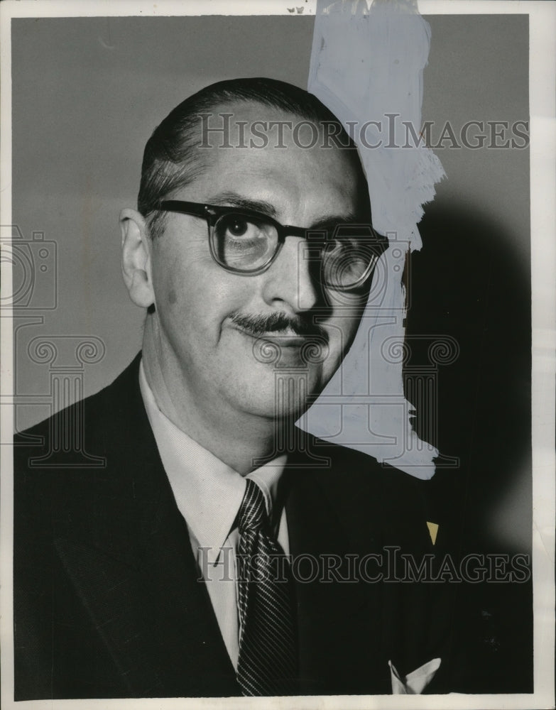 1954 Press Photo Leslie C. Parkinson, Mgr. of Digby Hotel, Digby, Nova Scotia