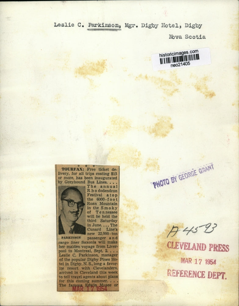 1954 Press Photo Leslie C. Parkinson, Mgr. of Digby Hotel, Digby, Nova Scotia
