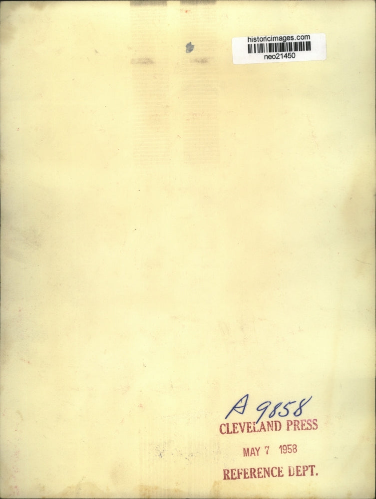 1958 Press Photo Democratic Candidate Mike DiSalle checks election returns