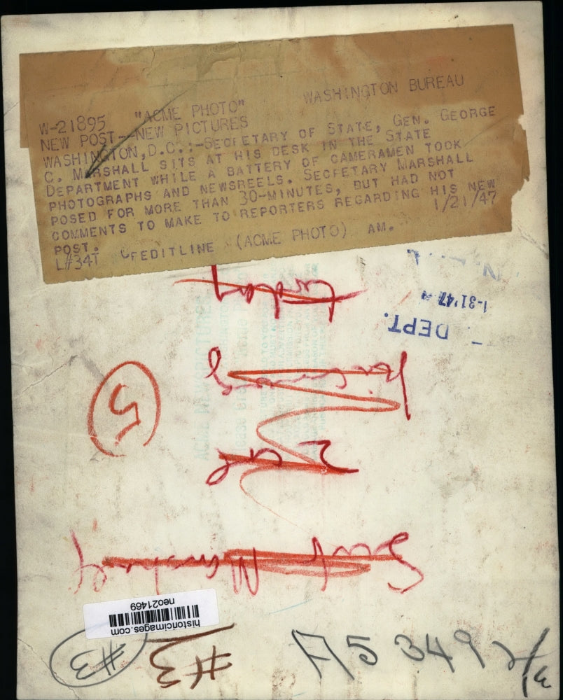 1947 Press Photo Secy of State Gen George Marshall Sits at State Dept Desk