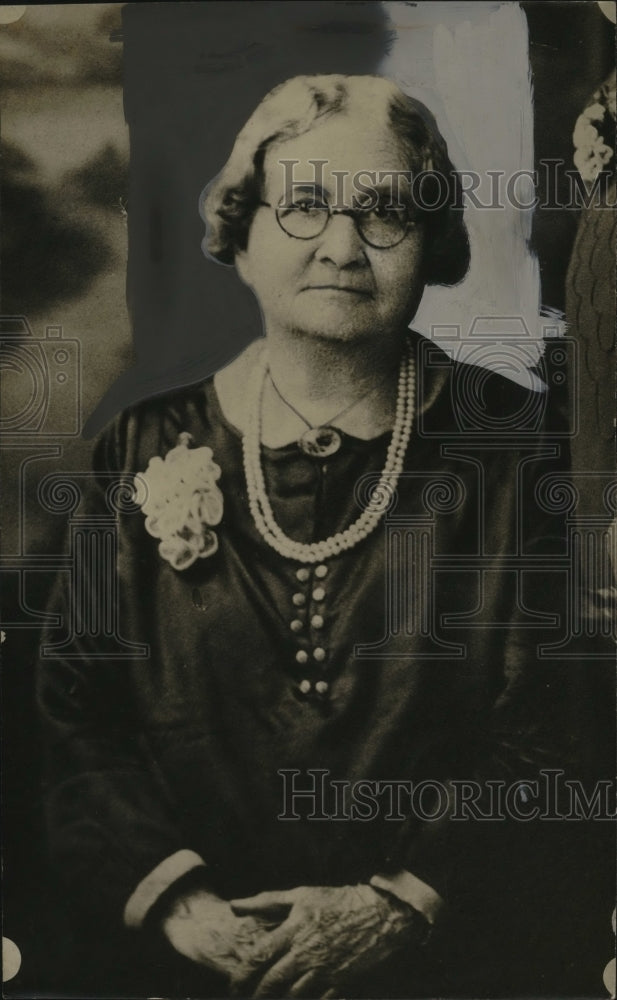 1933 Press Photo Mrs. Augusta Halstead, Artist - neo21678