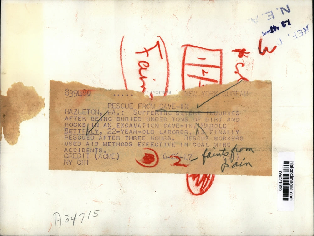 1947 Press Photo Harold Betterly rescued from cave-in in Hazleton, PA