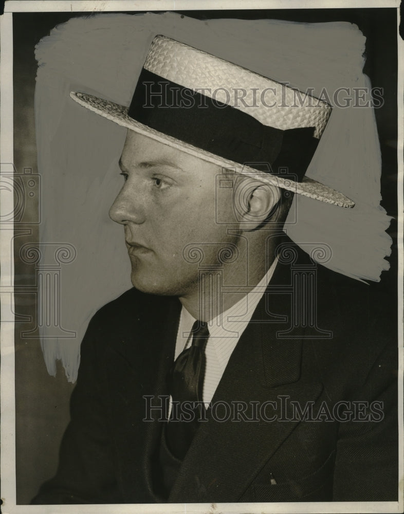 1931 Press Photo Mens Fashions Straw Hat with Black ribbon trim - neo22022